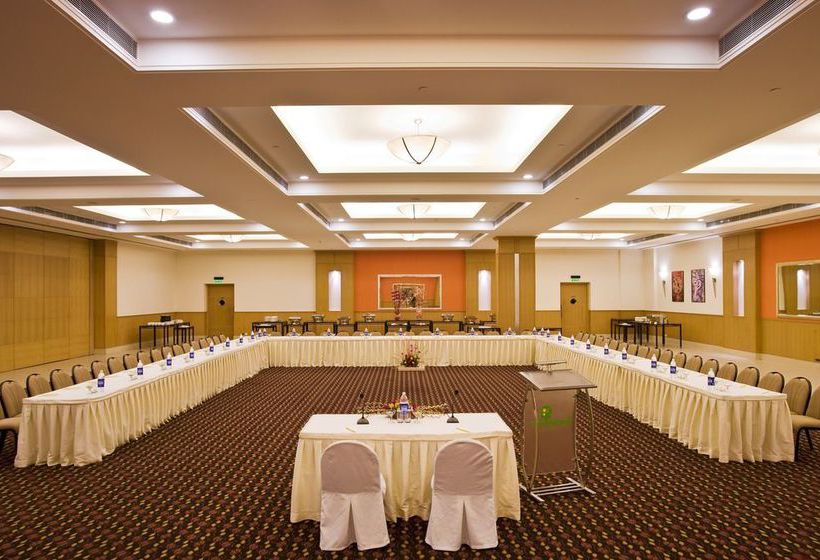 Hotel Lemon Tree East Delhi Mall 20