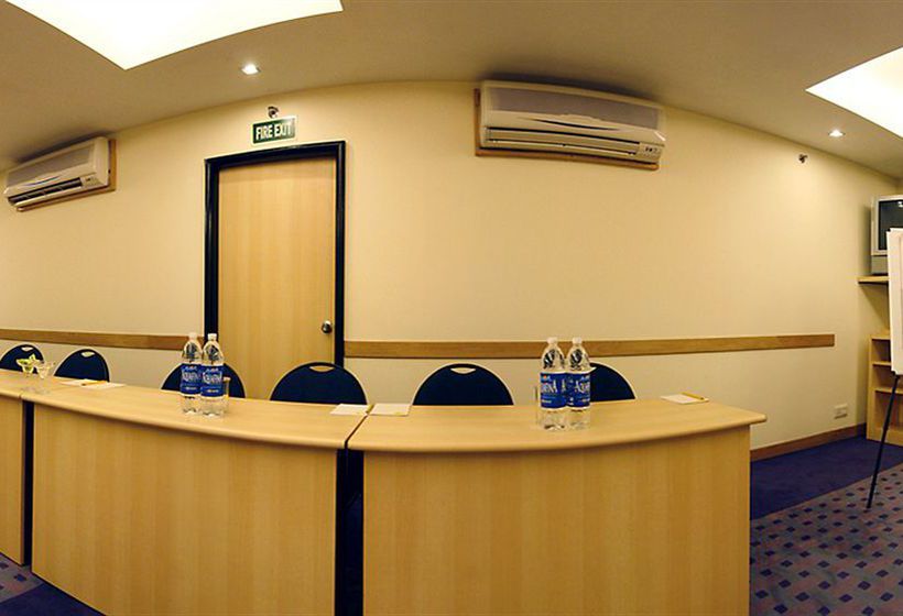 Hotel Lemon Tree Udyog Vihar 11