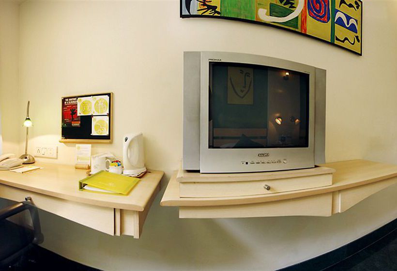 Hotel Lemon Tree Udyog Vihar 6