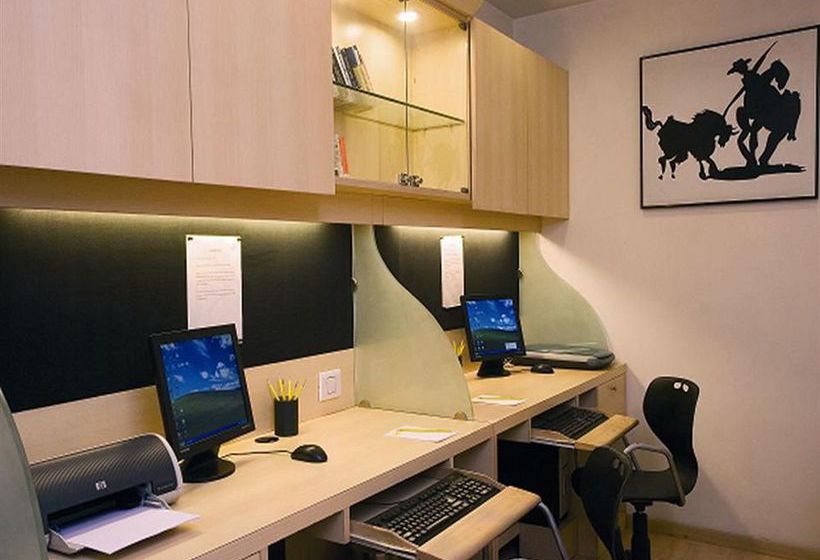 Hotel Lemon Tree Udyog Vihar 7