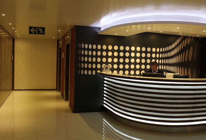 Hotel Circa On The Square 2