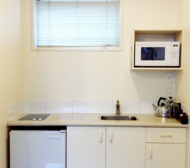 Rosewood Court Motel 17