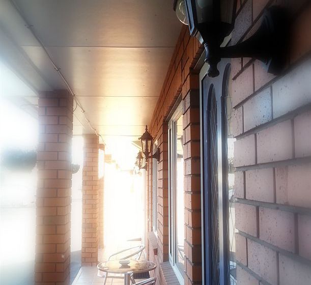 Rosewood Court Motel 19