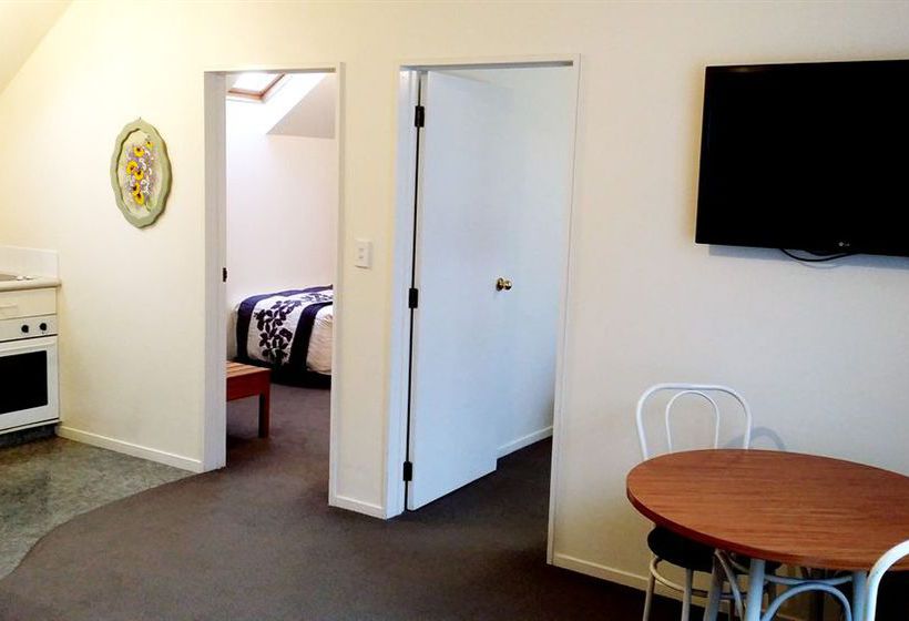 Rosewood Court Motel 2