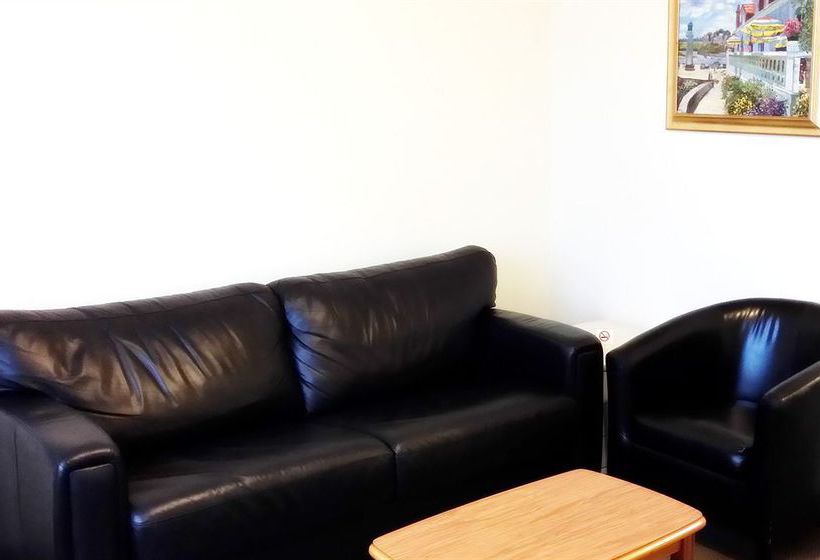 Rosewood Court Motel 5