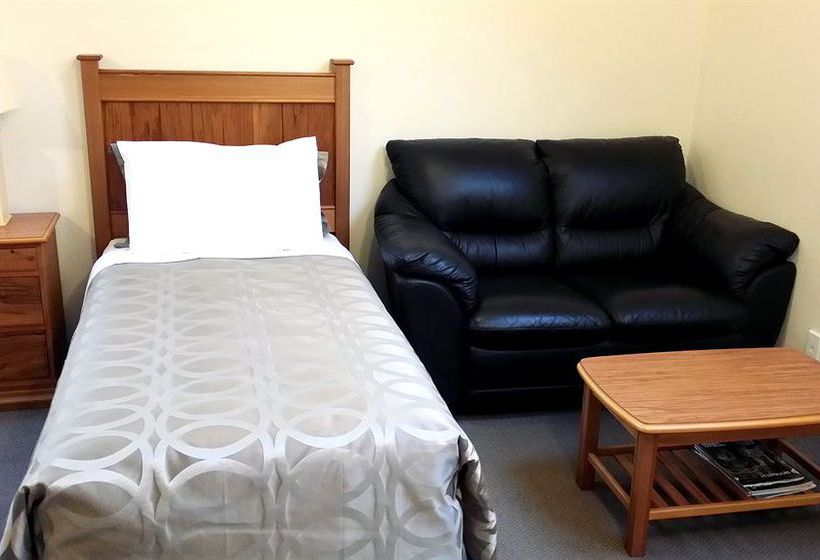 Rosewood Court Motel 6