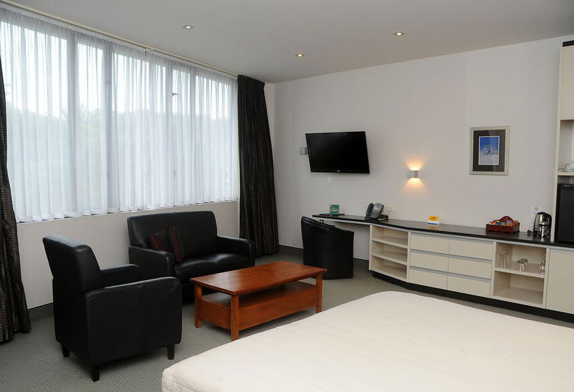 Quality Hotel Emerald 19