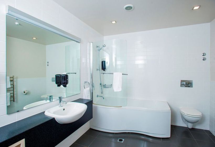 Quality Hotel Emerald 7