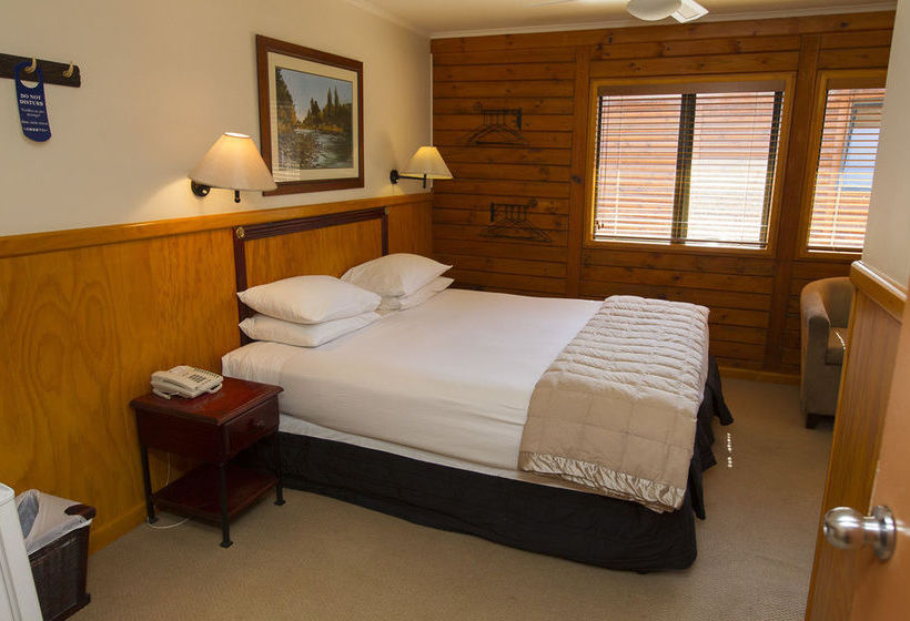 Wellesley Hotel on the Lake 11