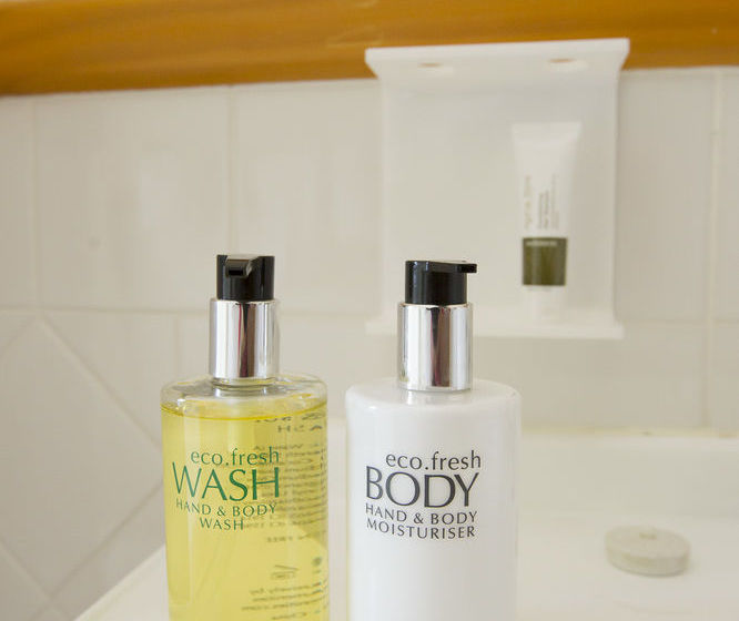 Wellesley Hotel on the Lake 16