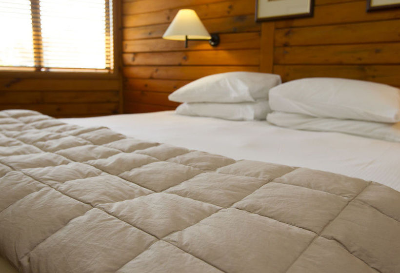 Wellesley Hotel on the Lake 3