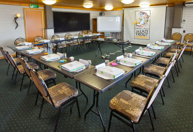 Wellesley Hotel on the Lake 9