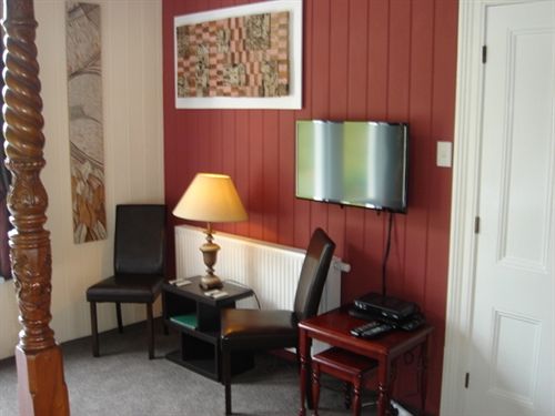 Hotel Sennen House 5