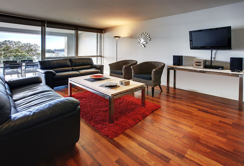 The Waterfront Suites - Heritage Boutique Collection 6