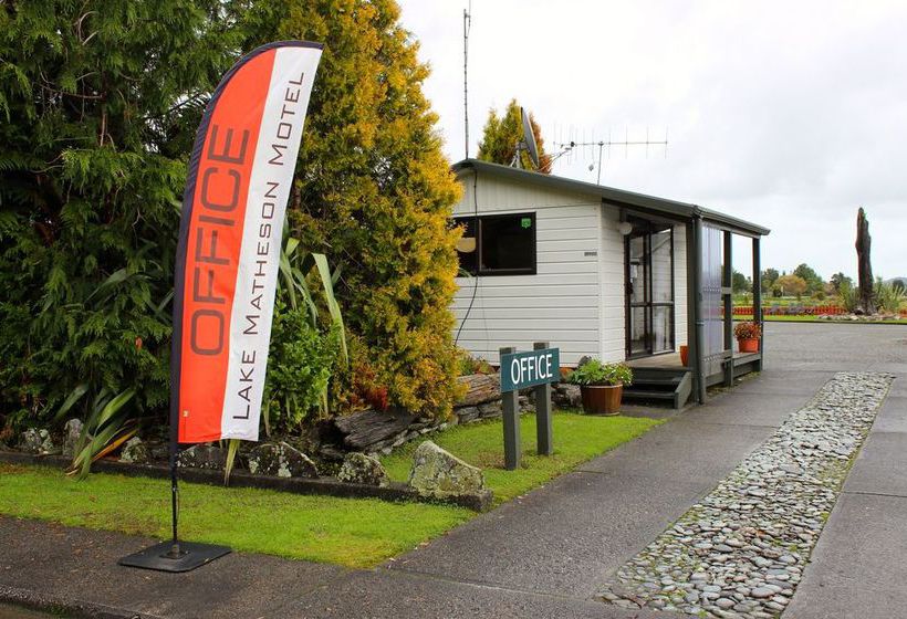 Hotel Lake Matheson Fox Glacier South Island