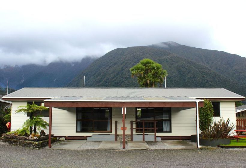 Hotel Lake Matheson 2