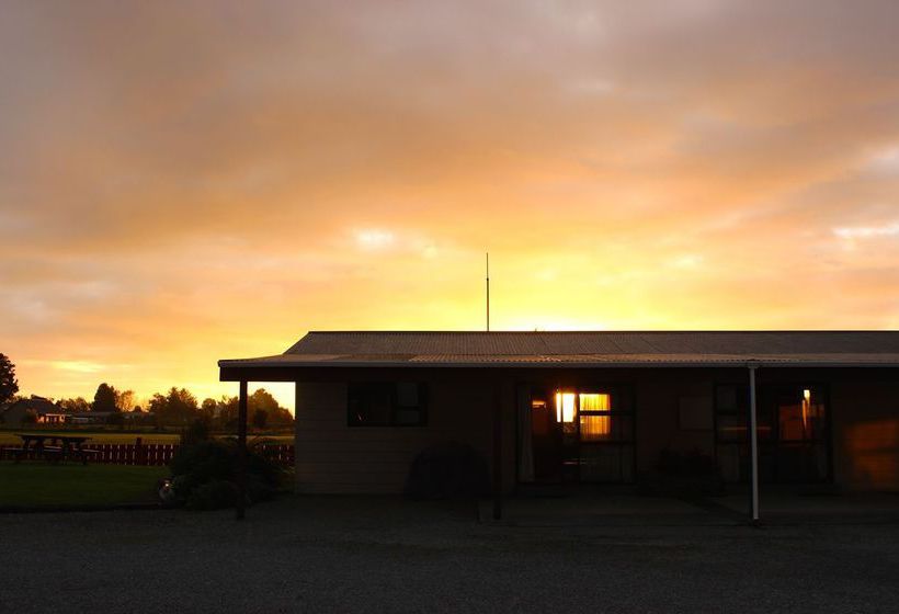 Hotel Lake Matheson 5