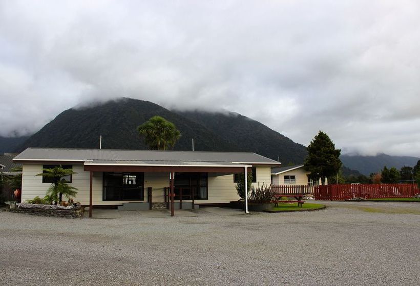 Hotel Lake Matheson 8