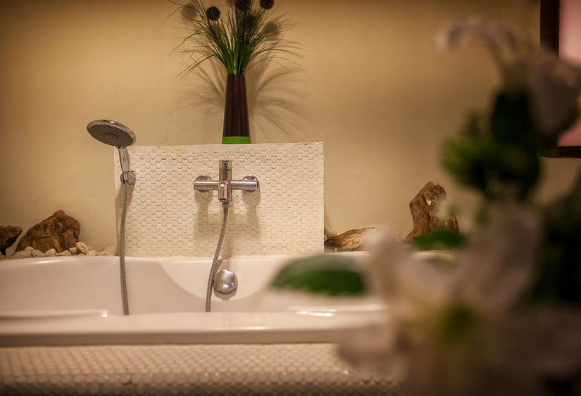 Hotel Tango Beach Resort 8