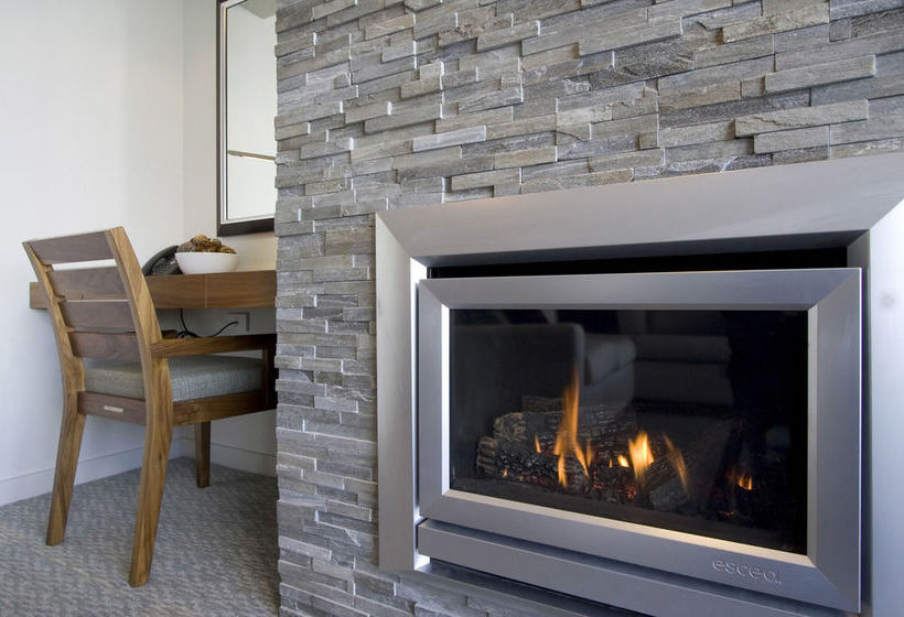 The Rees Hotel & Luxury Apartments 19