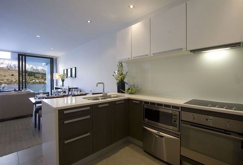 The Rees Hotel & Luxury Apartments 5