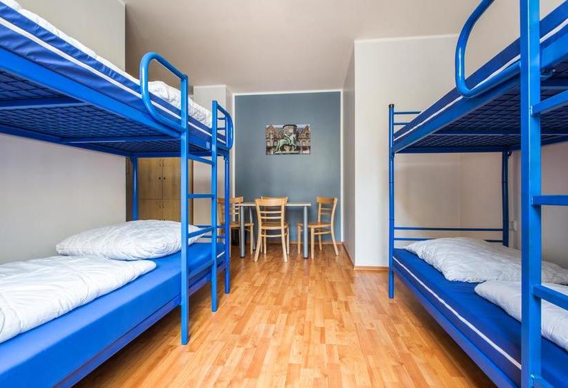 A&O City Hotel Hauptbahnhof Duesseldorf 11