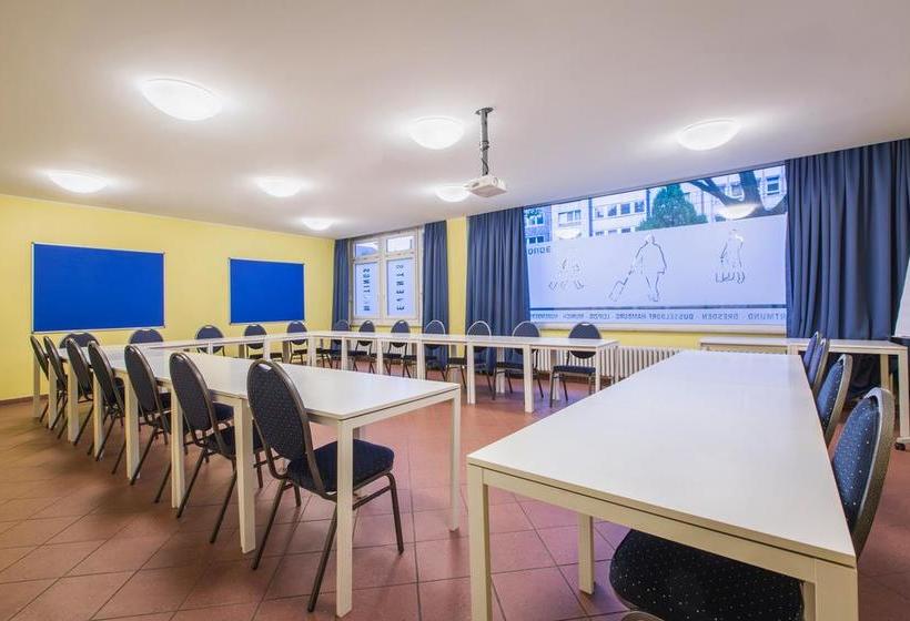 A&O City Hotel Hauptbahnhof Duesseldorf 12