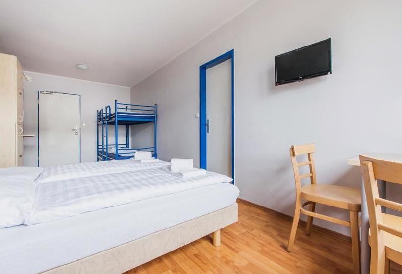 A&O City Hotel Hauptbahnhof Duesseldorf 4