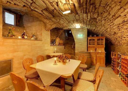 Hotel Arvena Reichsstadt 9