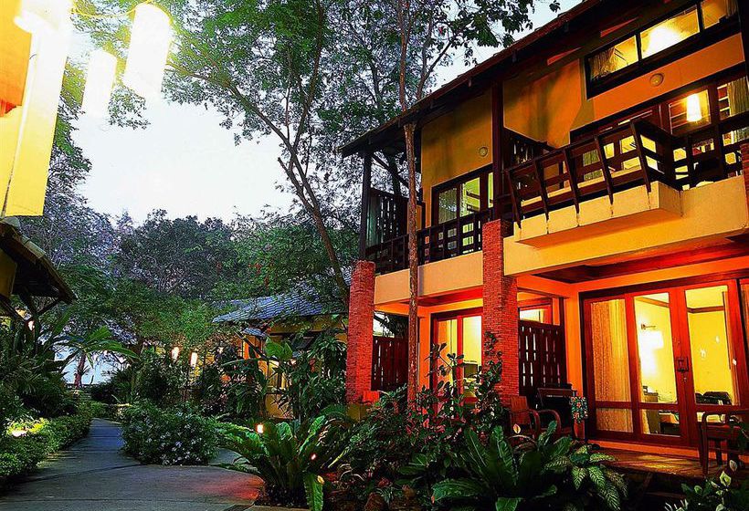 Hotel Baan Talay Dao Resort 8