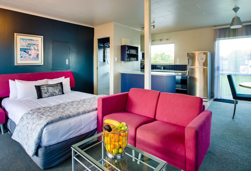 Colonial Lodge Motel 19