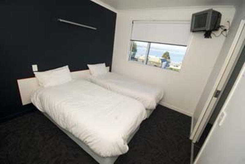 Base Taupo Hostel 12