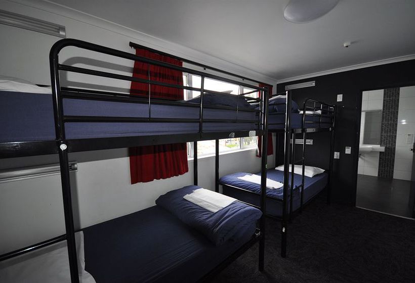 Base Taupo Hostel 4