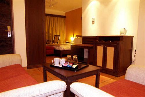 Hotel Lazy Lagoon Sarovar Portico Suites 11