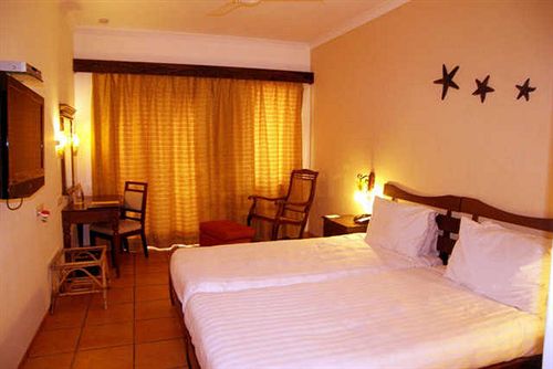 Hotel Lazy Lagoon Sarovar Portico Suites 9