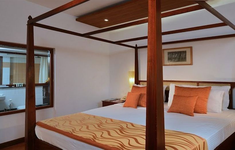 Estuary Island Resort 8