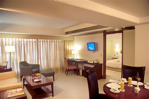 Hotel Sarovar Portico Indore 7