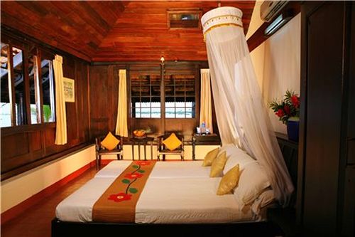 Hotel Kayaloram Heritage Lake Resort