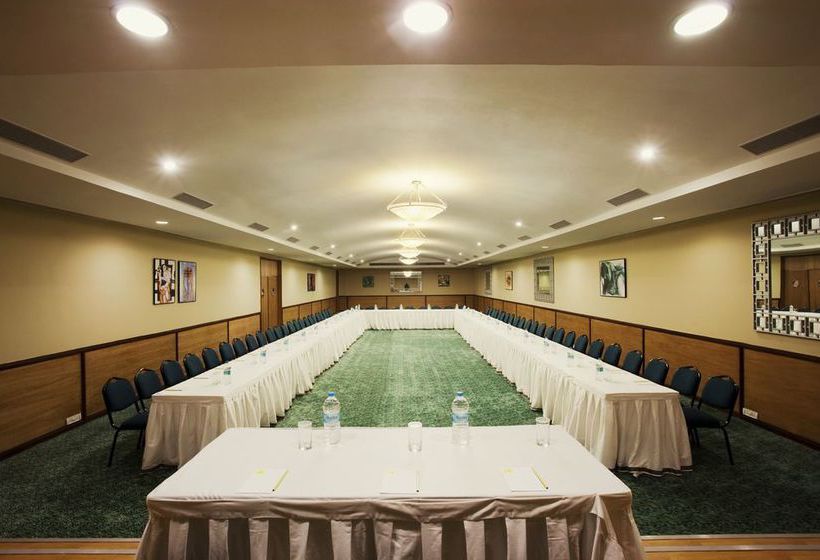 Hotel Lemon Tree Indore 18