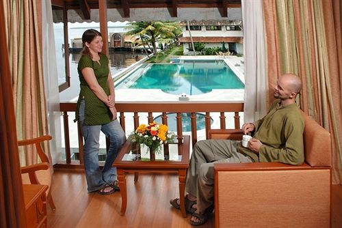 Hotel Lemon Tree Vembanad Lake Resort 10