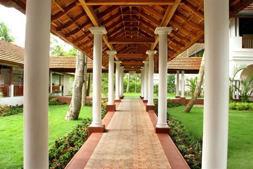 Hotel Lemon Tree Vembanad Lake Resort 12