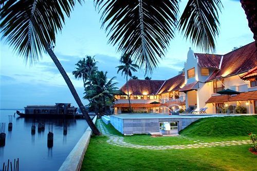 Hotel Lemon Tree Vembanad Lake Resort 16