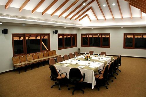 Hotel Lemon Tree Vembanad Lake Resort 7