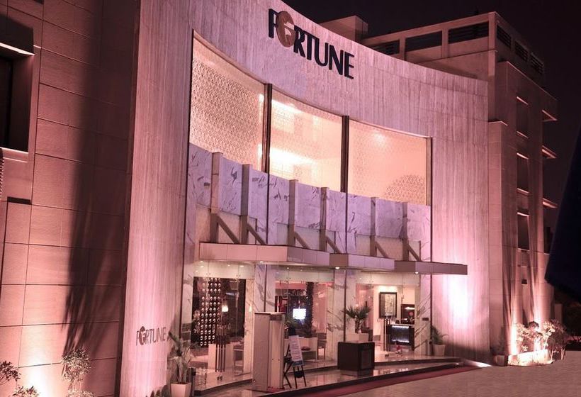 Hotel Fortune Inn Grazia 13