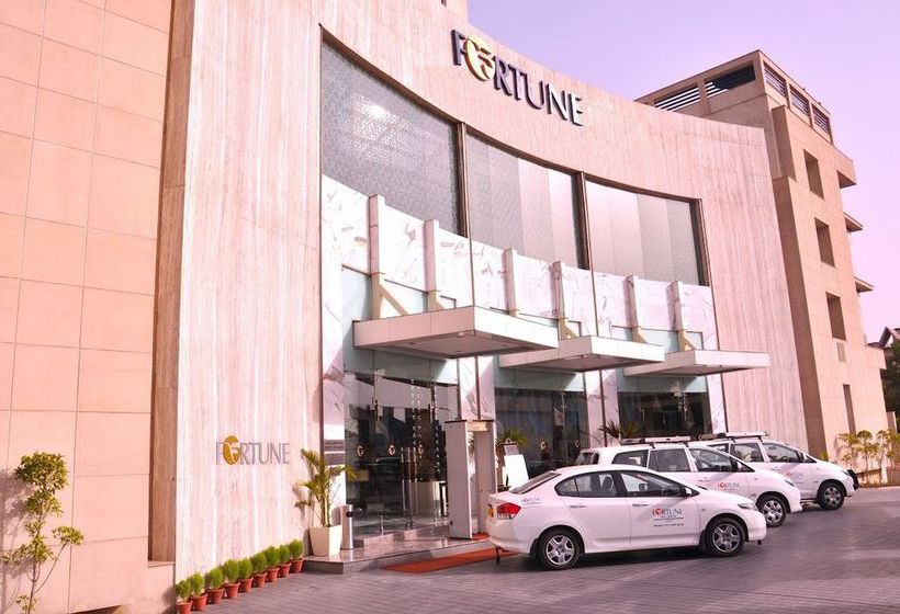 Hotel Fortune Inn Grazia 8