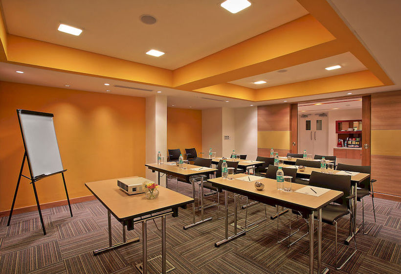 Hotel Ibis Gurgaon 10