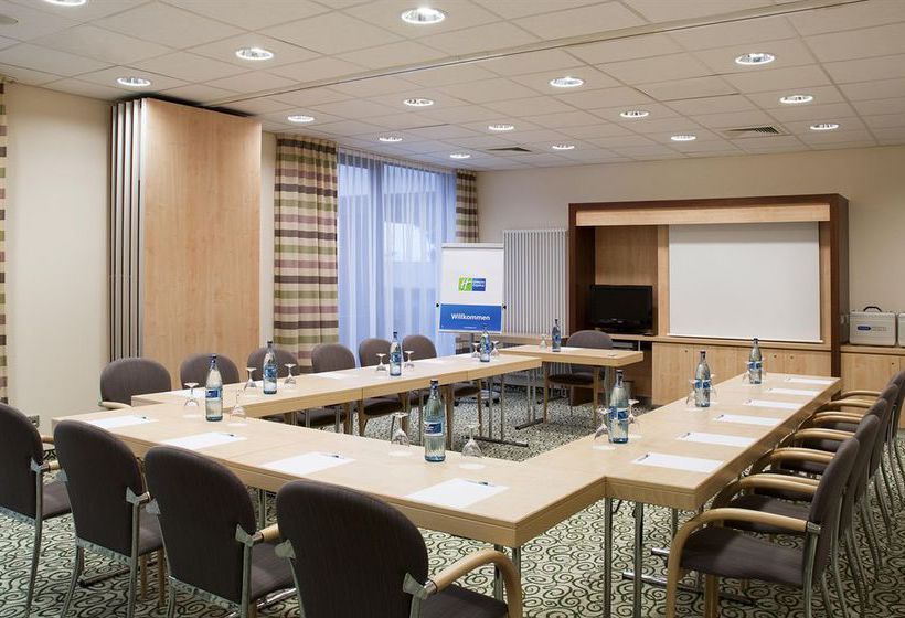 Hotel Holiday Inn Express Stuttgart Airport 10
