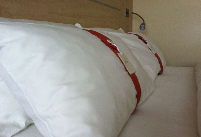 Hotel Holiday Inn Express Stuttgart Airport 13