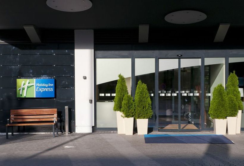 Hotel Holiday Inn Express Stuttgart Airport 17