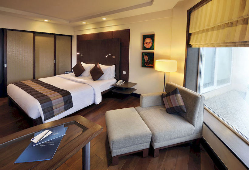 Novotel Mumbai Juhu Beach 4